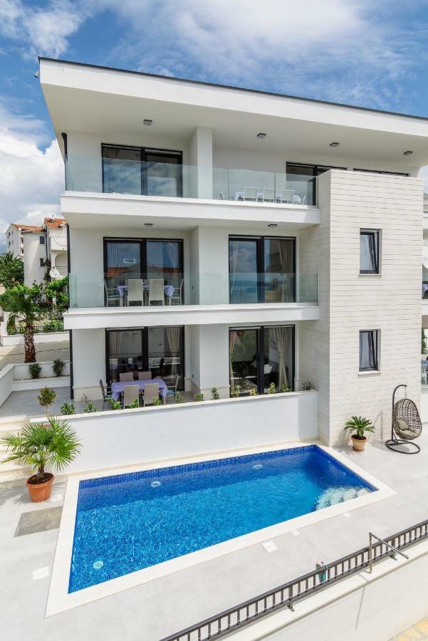 Apartments Villa Dalmatia Trogir Exterior photo
