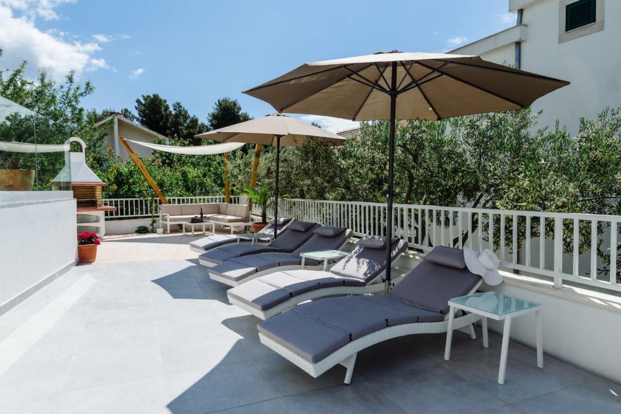 Apartments Villa Dalmatia Trogir Exterior photo