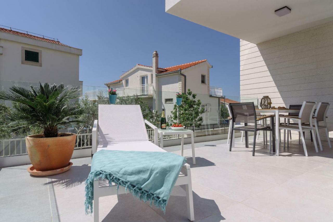 Apartments Villa Dalmatia Trogir Exterior photo